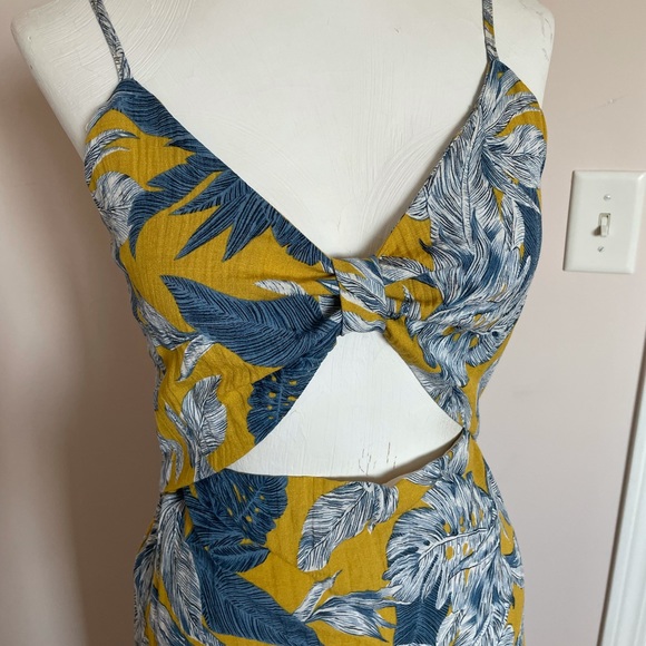 Audrey 3+1 Cut Out Dress - Picture 2 of 5